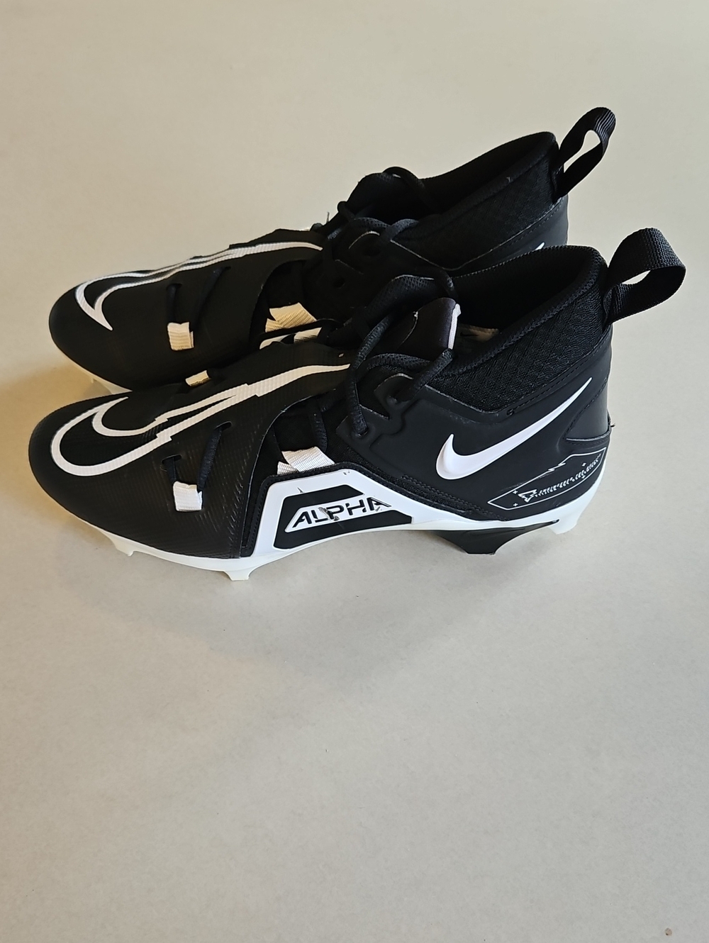 Nike Alpha Menace Pro 3 Mid Football Cleats